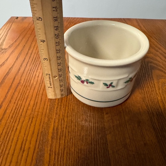 Christmas ~ Longaberger 1 Pint Holly Crock - Picture 2 of 5